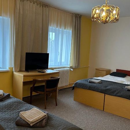 Hotel Pod Vlekem Loučná pod Klínovcem Exterior foto