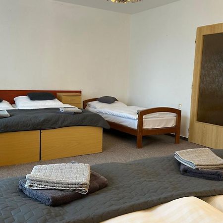 Hotel Pod Vlekem Loučná pod Klínovcem Exterior foto