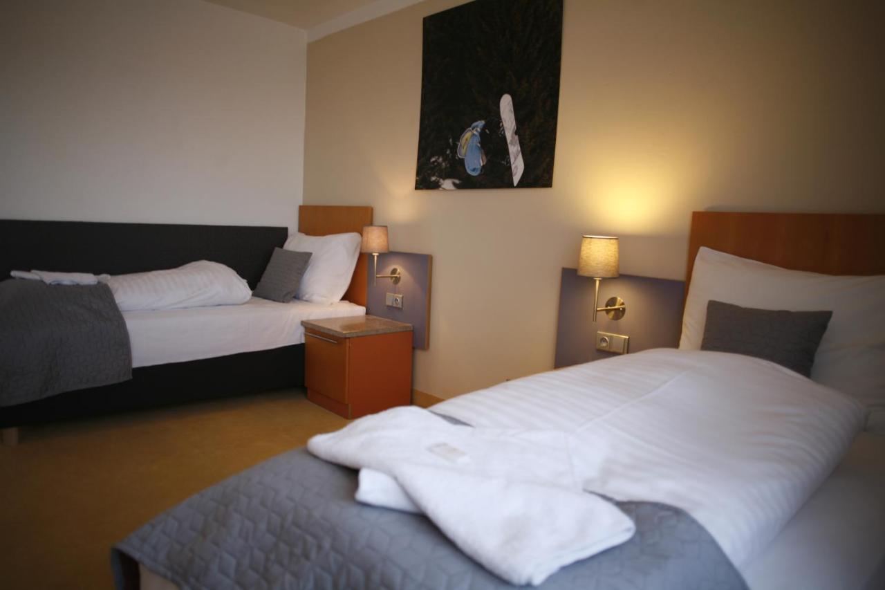 Hotel Pod Vlekem Loučná pod Klínovcem Exterior foto